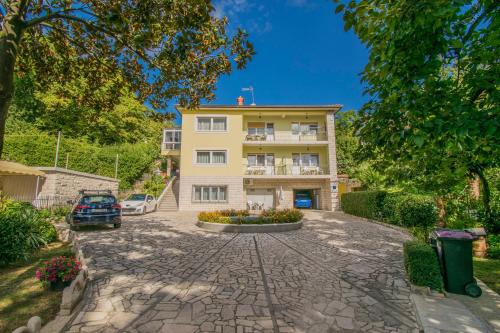 Apartments Anita near Opatija with private parking