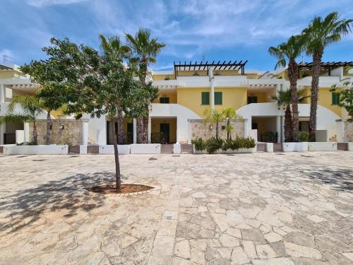 2 bedrooms, 4 beds