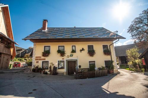 Hostel Rooms and Apartment Ceklin - Accommodation - Bohinj