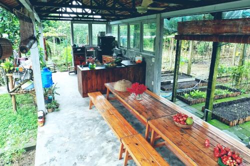 Vườn Nhà Ngoại Garden Homestay