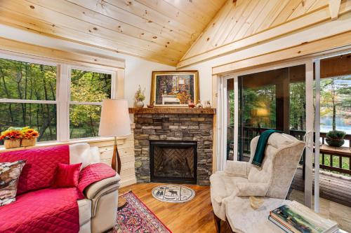 Beaver Pond Lodge in Brant Lake, USA