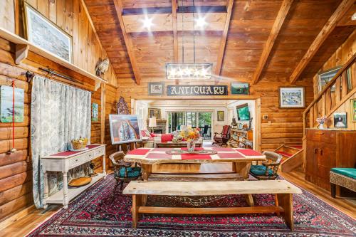 Beaver Pond Lodge in Brant Lake, USA