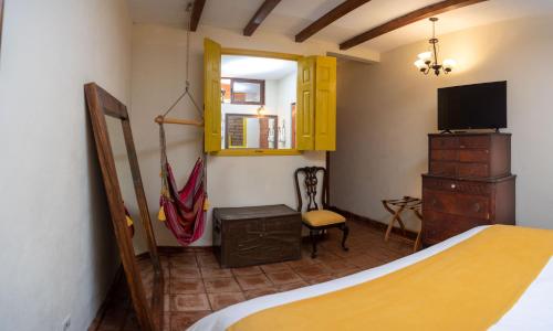 325588398 Casa 1800 Suchitoto Boutique