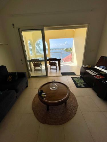 2 Bedroom Apt with Breathtaking view, Oyster Pond (foto 7)