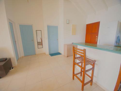 2 Bedroom Apt with Breathtaking view, Oyster Pond (foto 3)