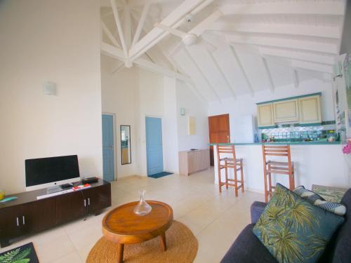 2 Bedroom Apt with Breathtaking view, Oyster Pond (foto 6)