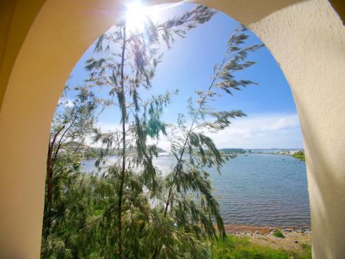 2 Bedroom Apt with Breathtaking view, Oyster Pond