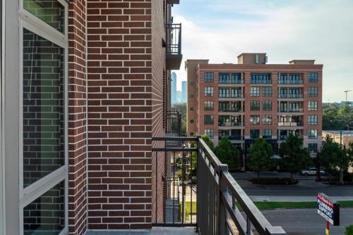 Buffalo Bayou Apartments by Barsala