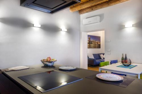 One-Bedroom Apartment image 5