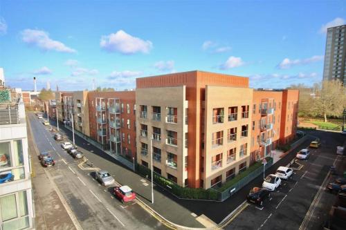 3 Bedrooms double or single beds, 2 PARKING SPACES! WIFI & Smart TV's, Balcony, Southampton