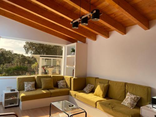 Villa Entre Encinas in Moralina