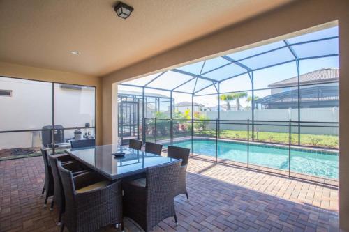 Elegant! 8Bed 6Ba Villa Games Pool Spa 8882ML - main image