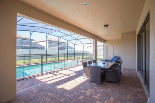 Elegant! 8Bed 6Ba Villa Games Pool Spa 8882ML - image 3