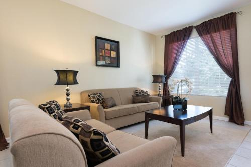 This amazing 6 Bedroom property with a lake view - image 7