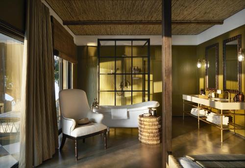 Bany, Zambezi Grande Private Game Experience in Mafuta