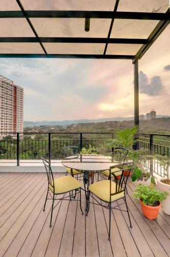 Balcony/terrace, Zerenity Hotel and Suites near Cebu IT Park