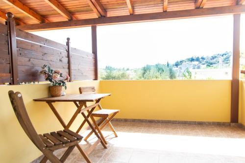 Apartment with Garden View