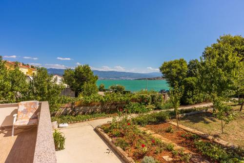 Apartments Star by the sea