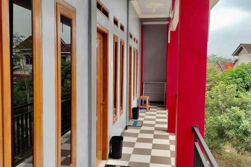 Homestay Griya Sawah Gunung Syariah Mitra RedDoorz in Banjarnegara
