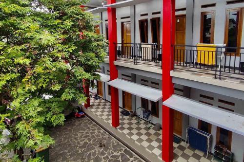 Homestay Griya Sawah Gunung Syariah Mitra RedDoorz in Banjarnegara