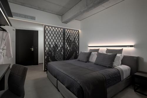 Superior Double Room image 5