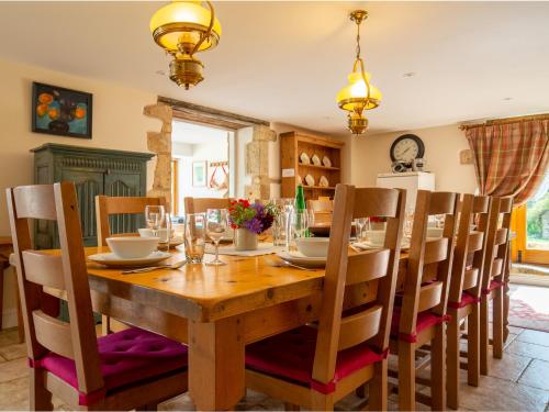 Létesítmények, Tom's Barn in Syreford