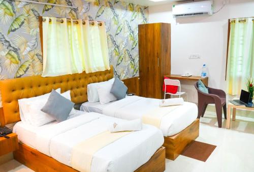 Superior Double Room image 3