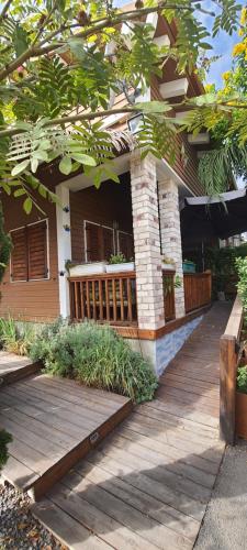 The Butterflies Wood House in Центр міста Герцлія