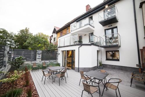 ทัศนียภาพภายนอกโรงแรม, Villa Aura in อุซโดรวิสโควา