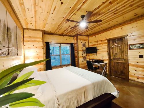 Fishers of Zen - Broken Bow Vacation Cabin thumb 3