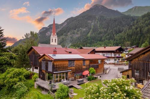 Ferienwohnung Heidi, Pension in Elmen bei Stanzach