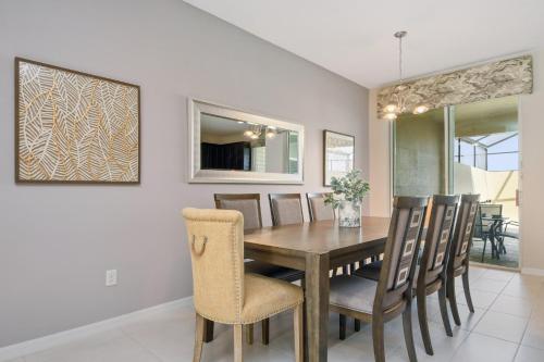 Solara Resort Brand New 4 Bed Townhome - image 10