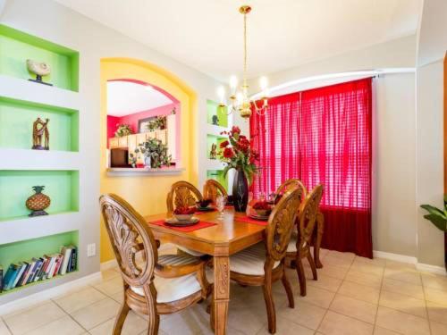 This 7 Bedroom vacation home only mins to Disney - main image