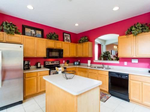 This 7 Bedroom vacation home only mins to Disney - image 7