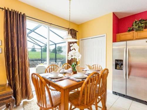 This 7 Bedroom vacation home only mins to Disney - image 10