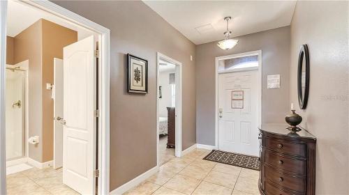 8 Bedrooms in The Retreat at Champions Gate - image 4
