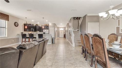 8 Bedrooms in The Retreat at Champions Gate - image 11