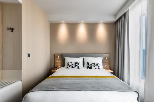 1 queen bed