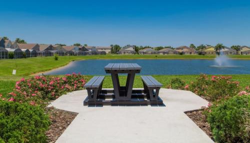 Spacious 6BR Family Home with Private Pool & Hot tub, 20-mins away from Disney!