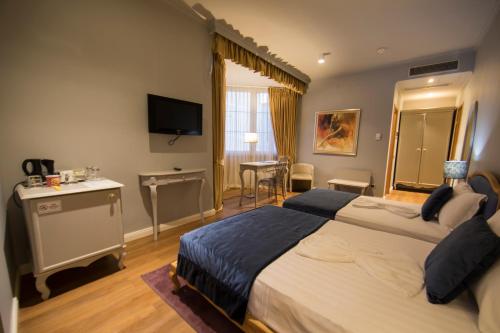 Classic Hotel - image 3
