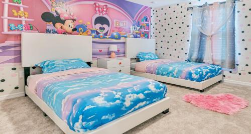 THEMED 7BR Villa Pool Spa Game near DISNEY in Davenport, USA