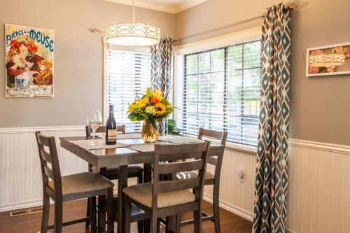 Beautiful & Cozy Home - Historic Cherry Street home