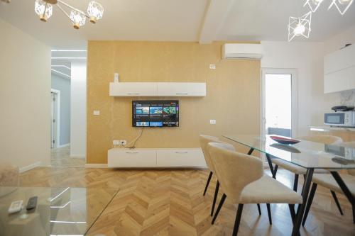 Apartment image 6