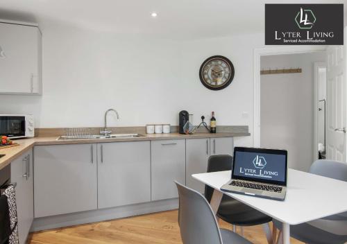 Picture of Lyter Living Serviced Accommodation Oxford-Hawthorn-With Parking