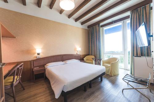 Hotel Santa Maria - image 5