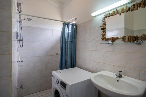 Two-Bedroom Apartment image 4
