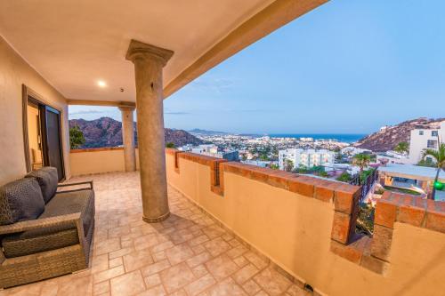 325724853 Castillo Blarney Inn
