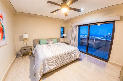 325724866 Castillo Blarney Inn