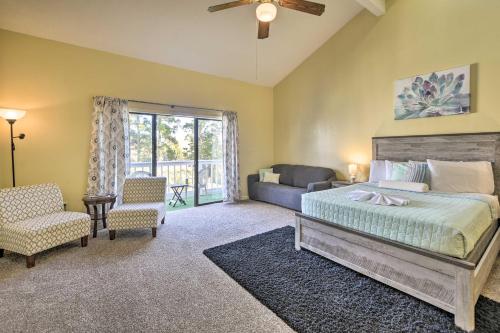 Sunny Studio with Pool - 4 Mi to Cherry Grove Beach! in Little River, USA
