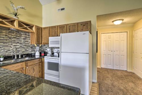 Studio with Pool - 4 Mi to Cherry Grove Beach! - image 6